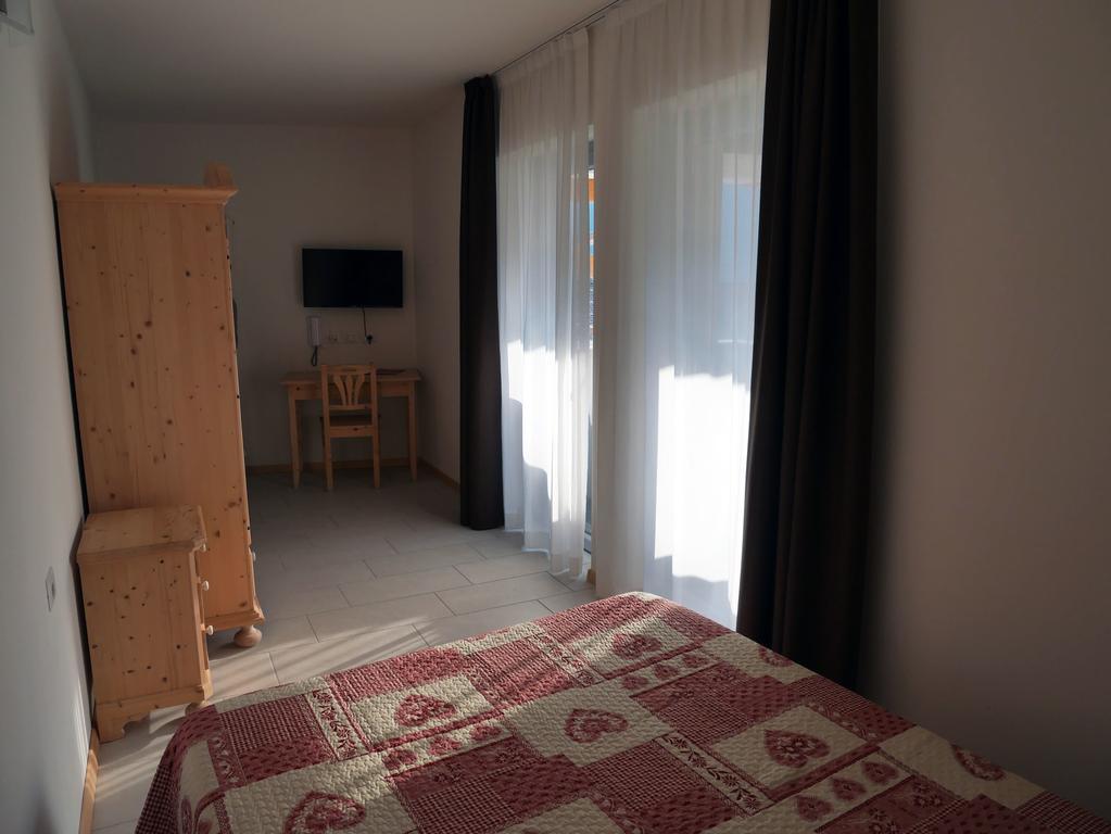 Hotel Elbele Garni Folgaria Eksteriør billede