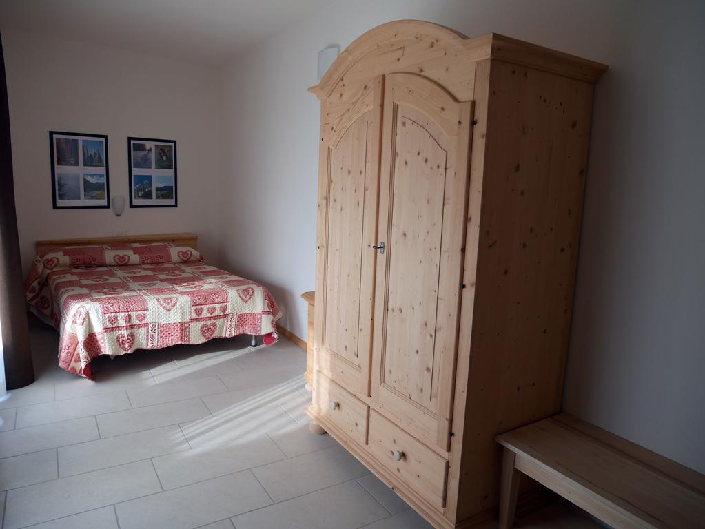 Hotel Elbele Garni Folgaria Eksteriør billede
