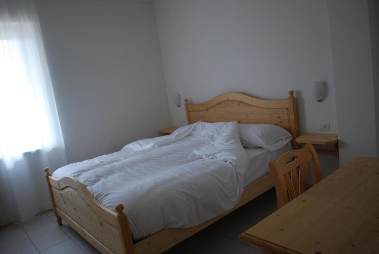 Hotel Elbele Garni Folgaria Værelse billede